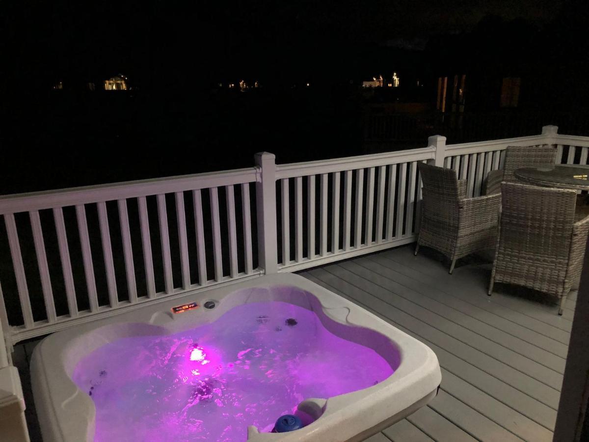 The Poplars Lodge With Hot Tub Йорк Екстериор снимка